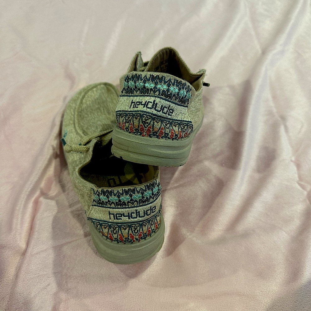 Wendy Flora Hey Dudes (size 8)